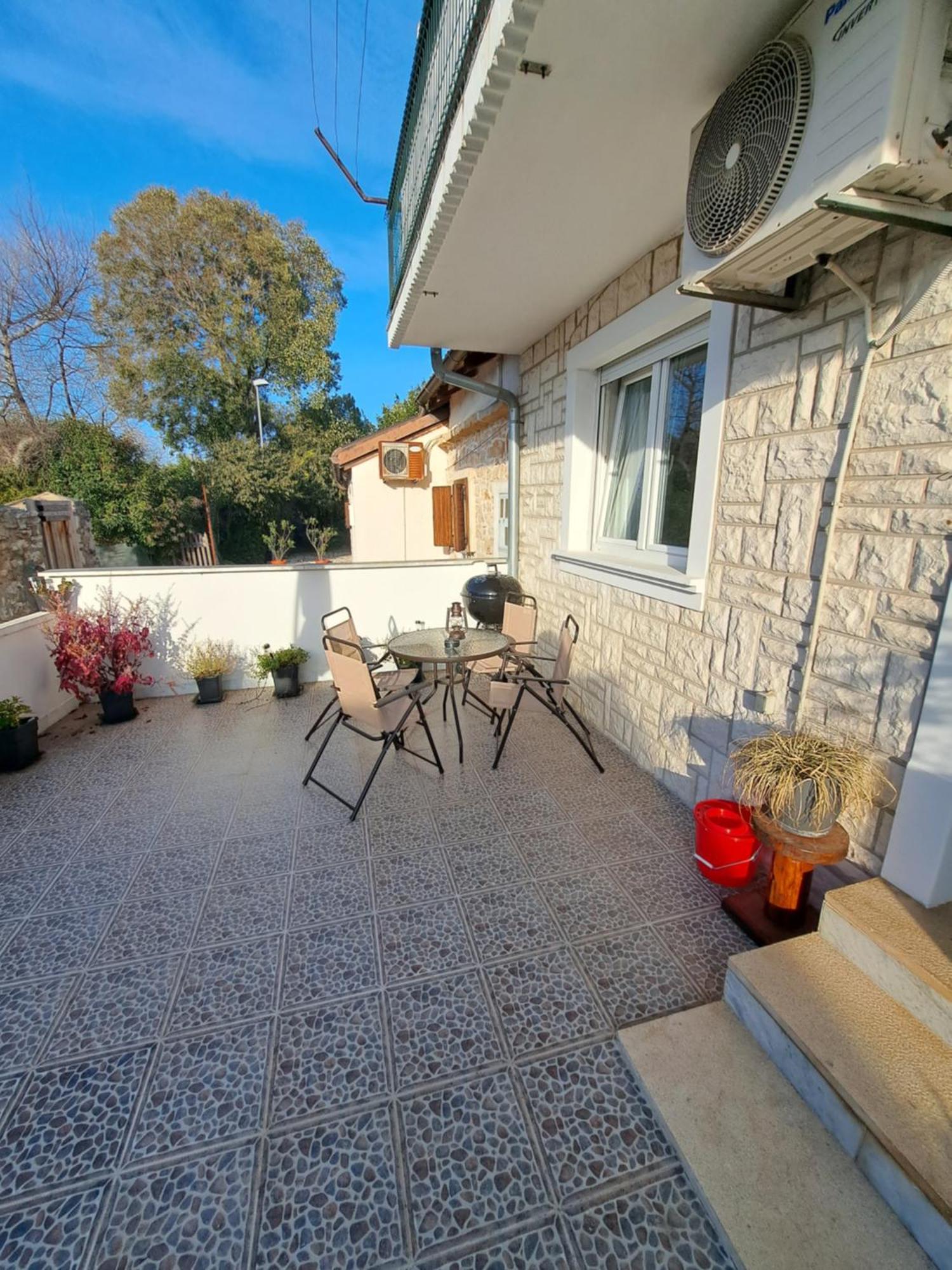 Nostress Apartment Pula Bagian luar foto