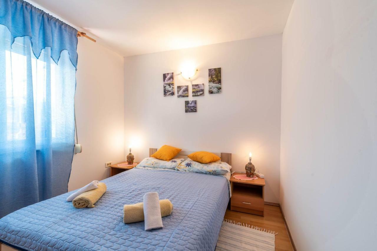 Nostress Apartment Pula Bagian luar foto