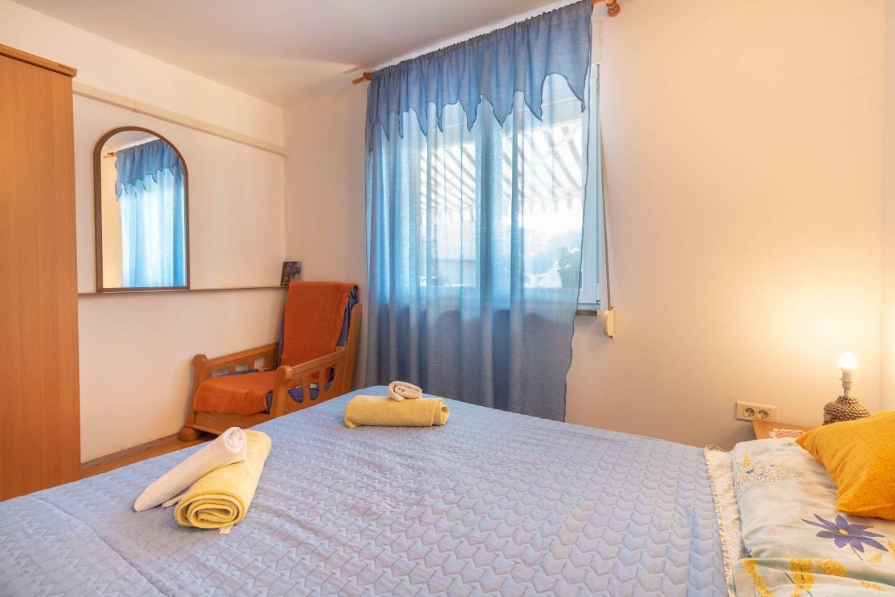 Nostress Apartment Pula Bagian luar foto