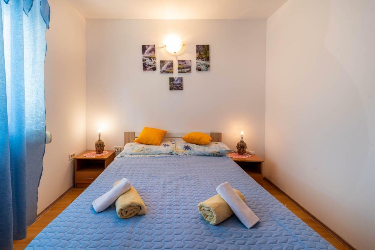 Nostress Apartment Pula Bagian luar foto
