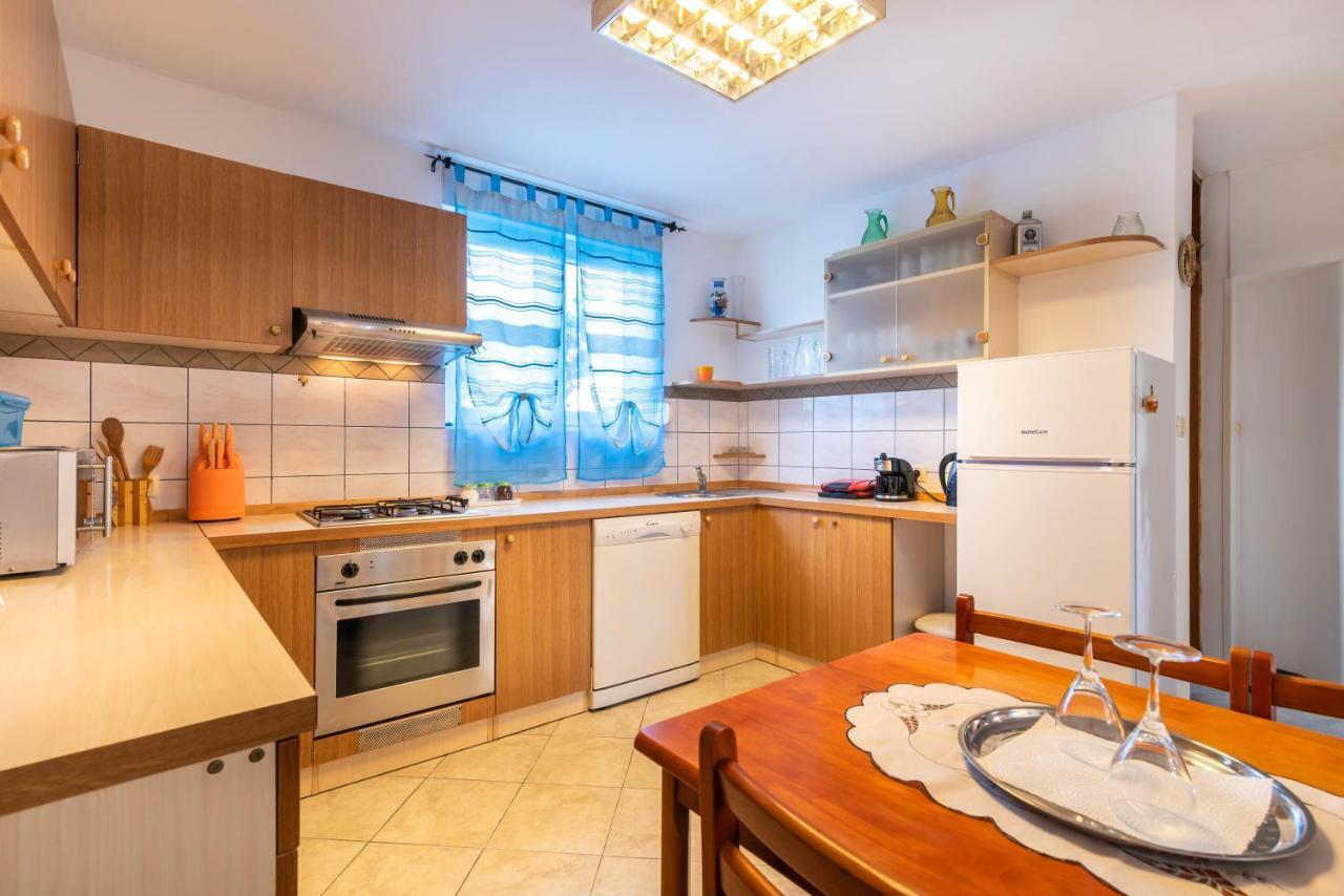 Nostress Apartment Pula Bagian luar foto